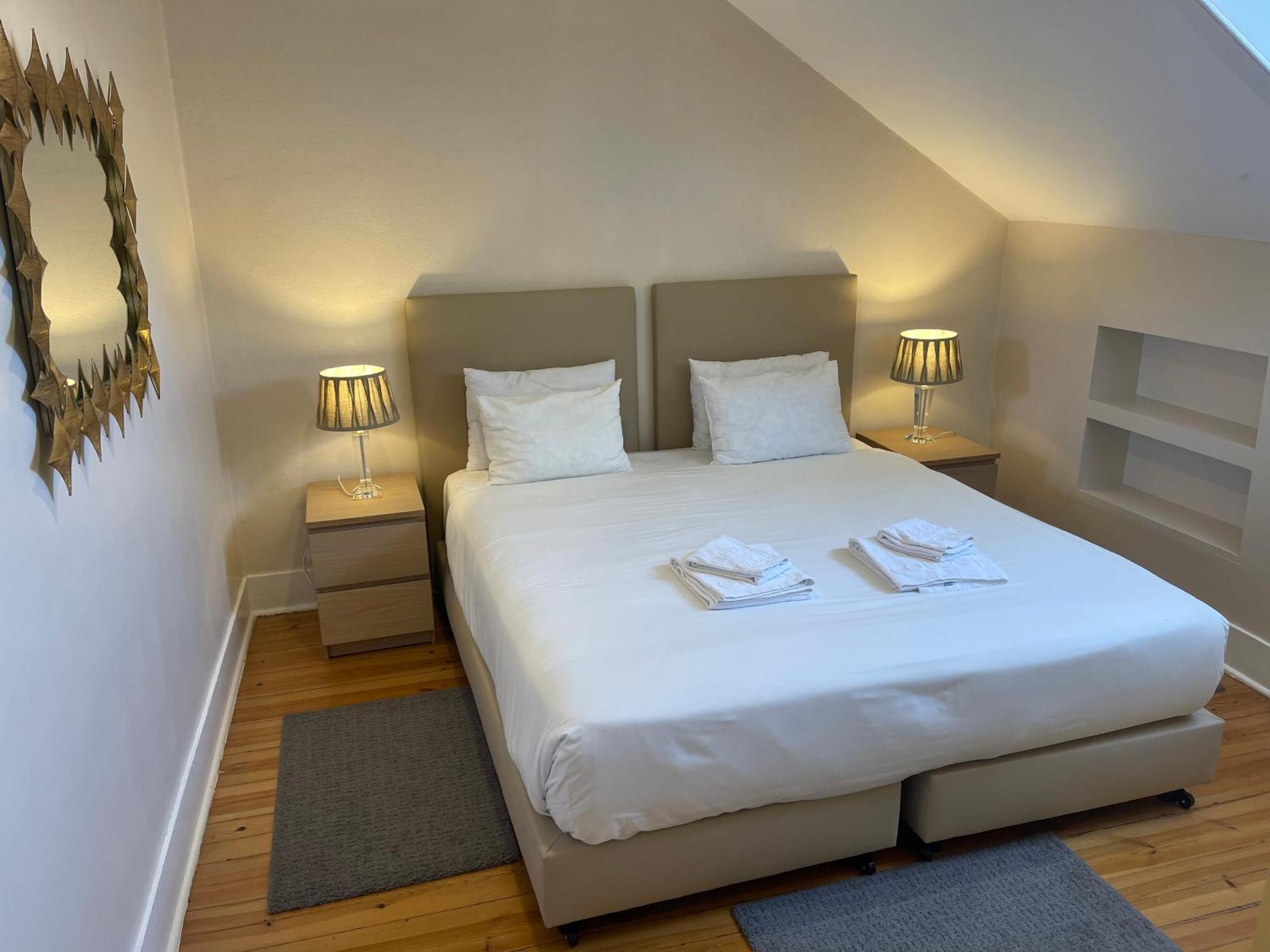 Lisbon Colours Bairro Alto Apartments Ngoại thất bức ảnh