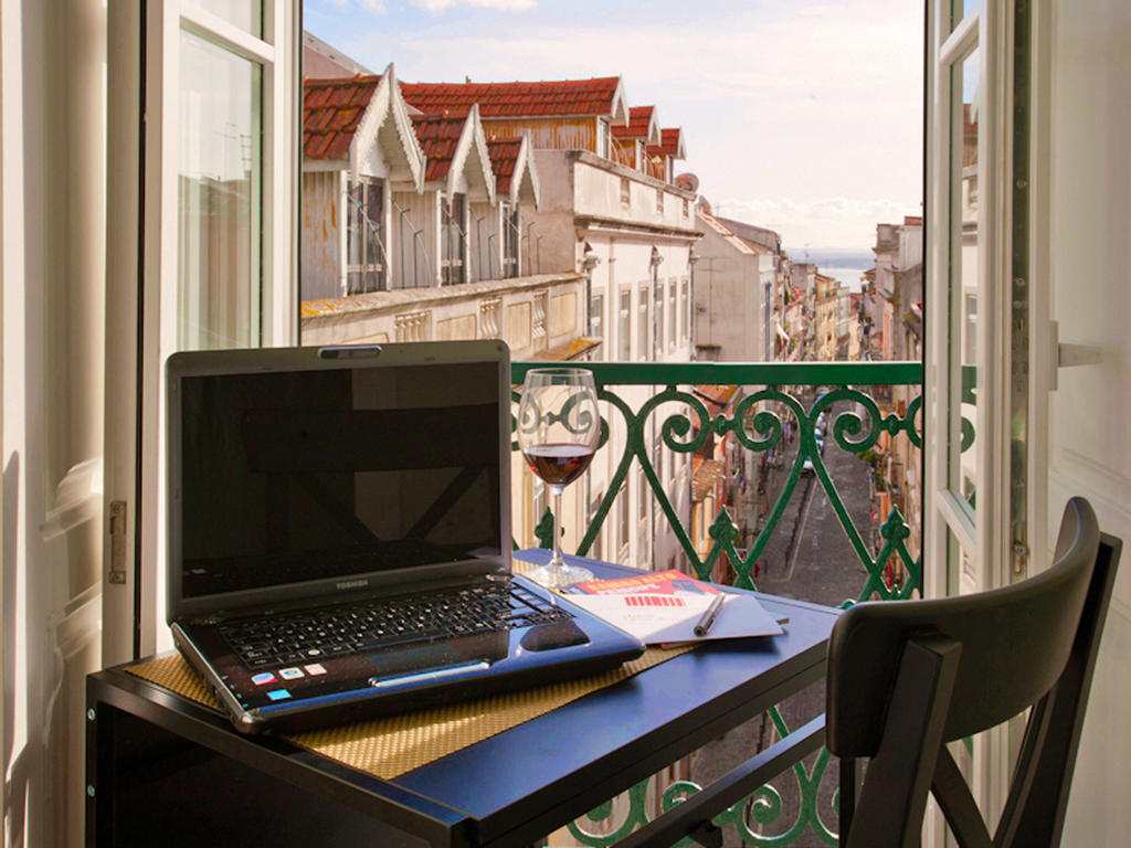 Lisbon Colours Bairro Alto Apartments Ngoại thất bức ảnh