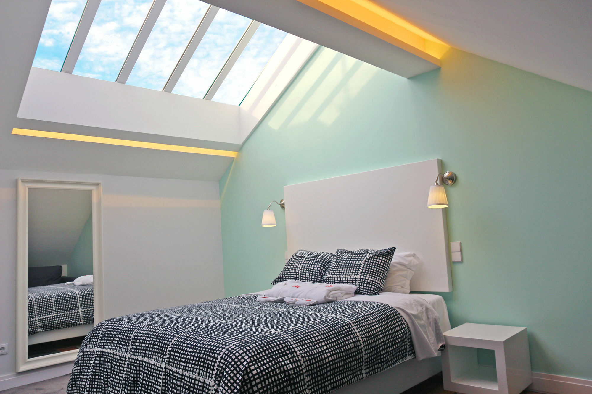 Lisbon Colours Bairro Alto Apartments Ngoại thất bức ảnh